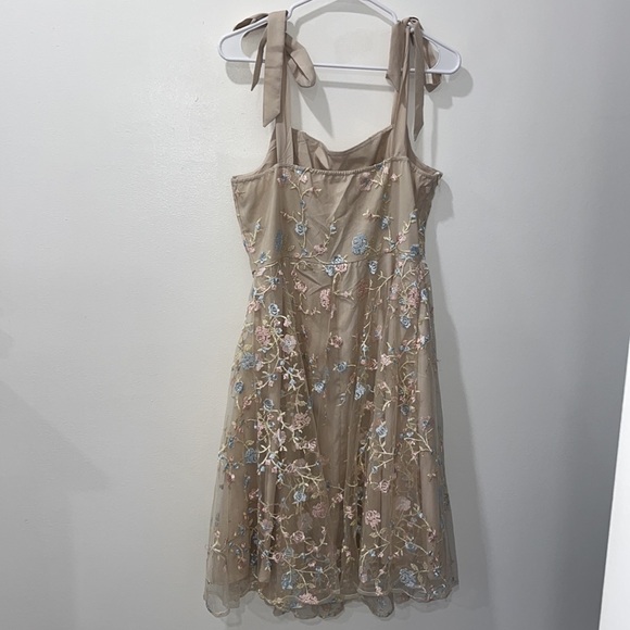 Floral Tulle Beige Dress with Bows - Brand New - Picture 2 of 3